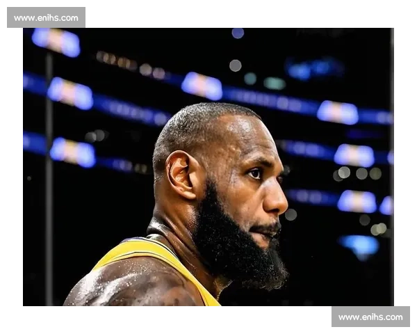 新秀詹姆斯 25 分羞辱 DPOY！阿泰回忆经典对抗：他天生就是国王